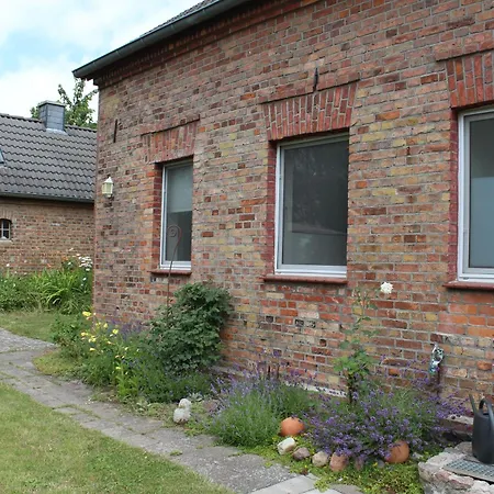 Gruene Idylle Апартаменты Borrentin